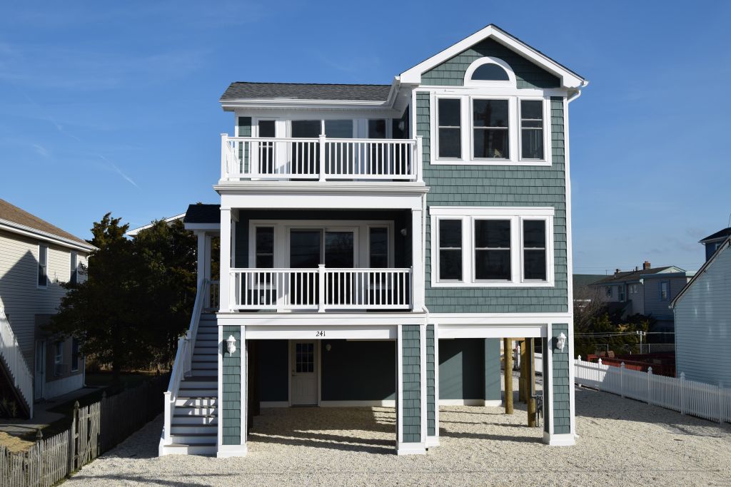 why-we-build-reverse-living-custom-home-designs-on-lbi